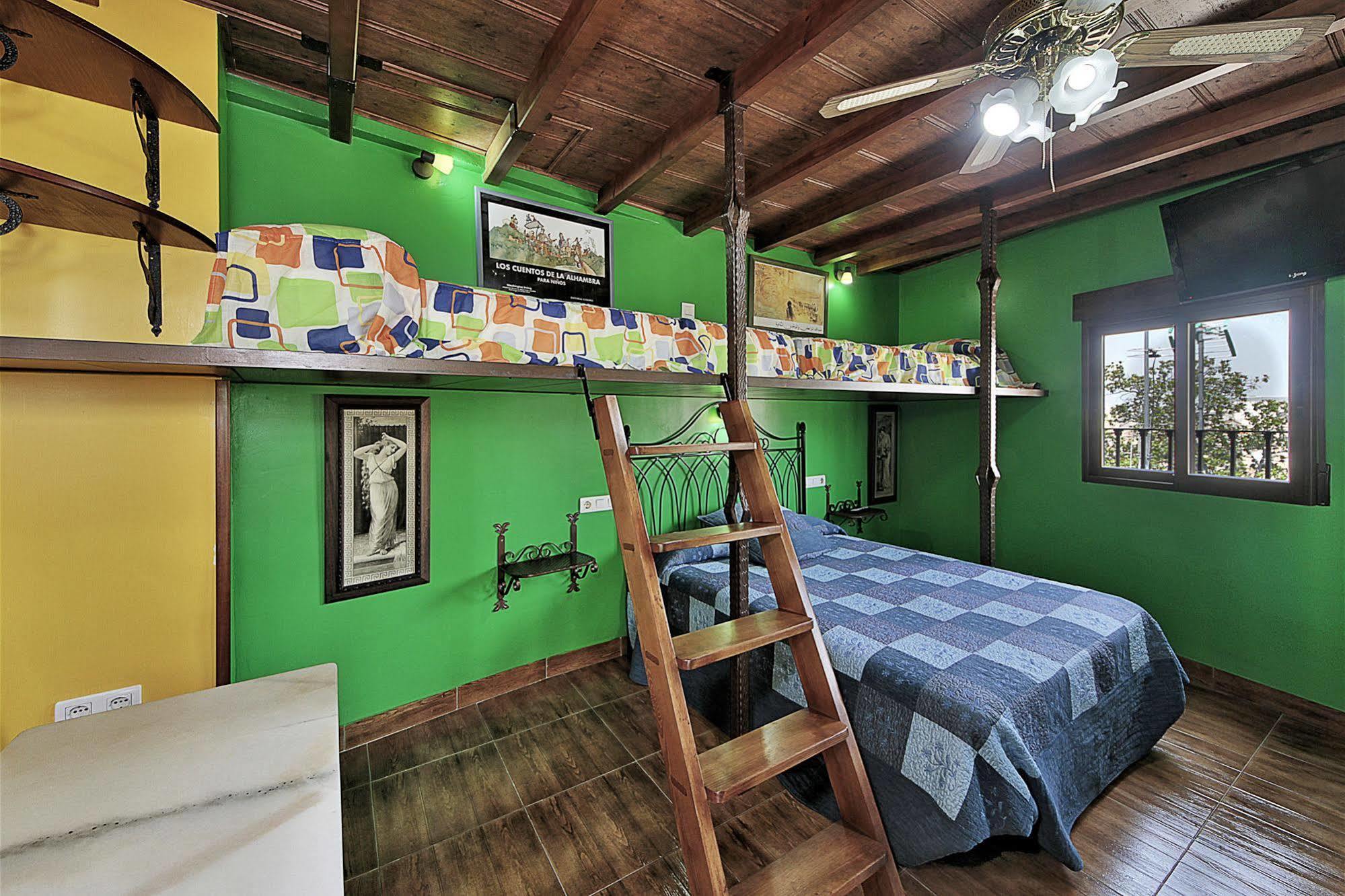 גרנדה Apartamentos La Miga מראה חיצוני תמונה