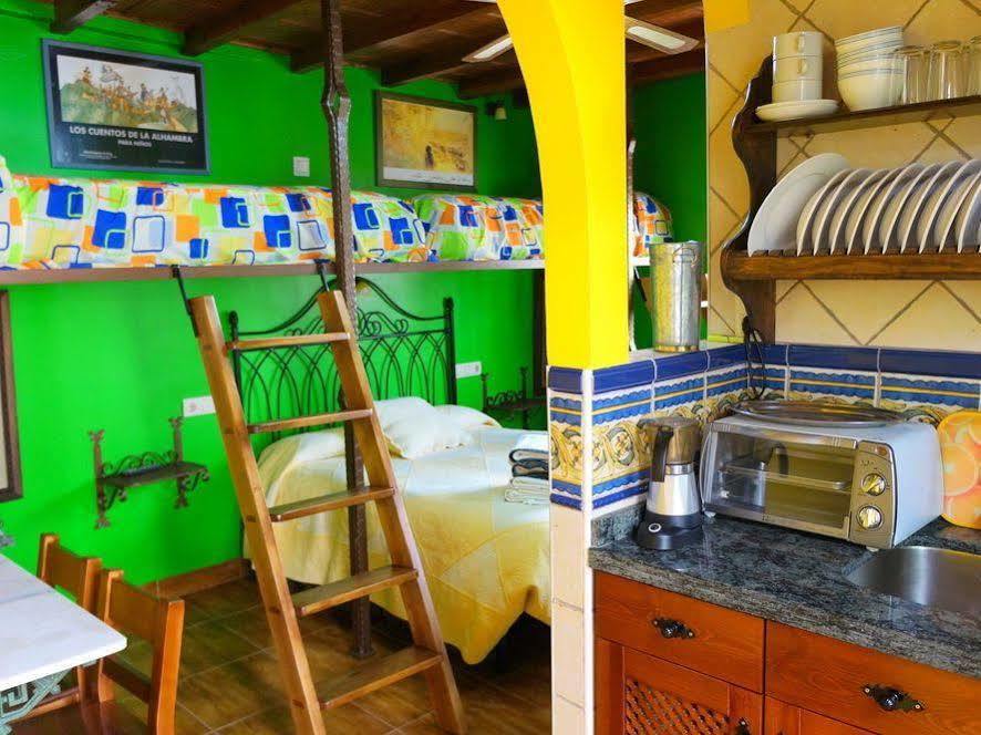 גרנדה Apartamentos La Miga מראה חיצוני תמונה